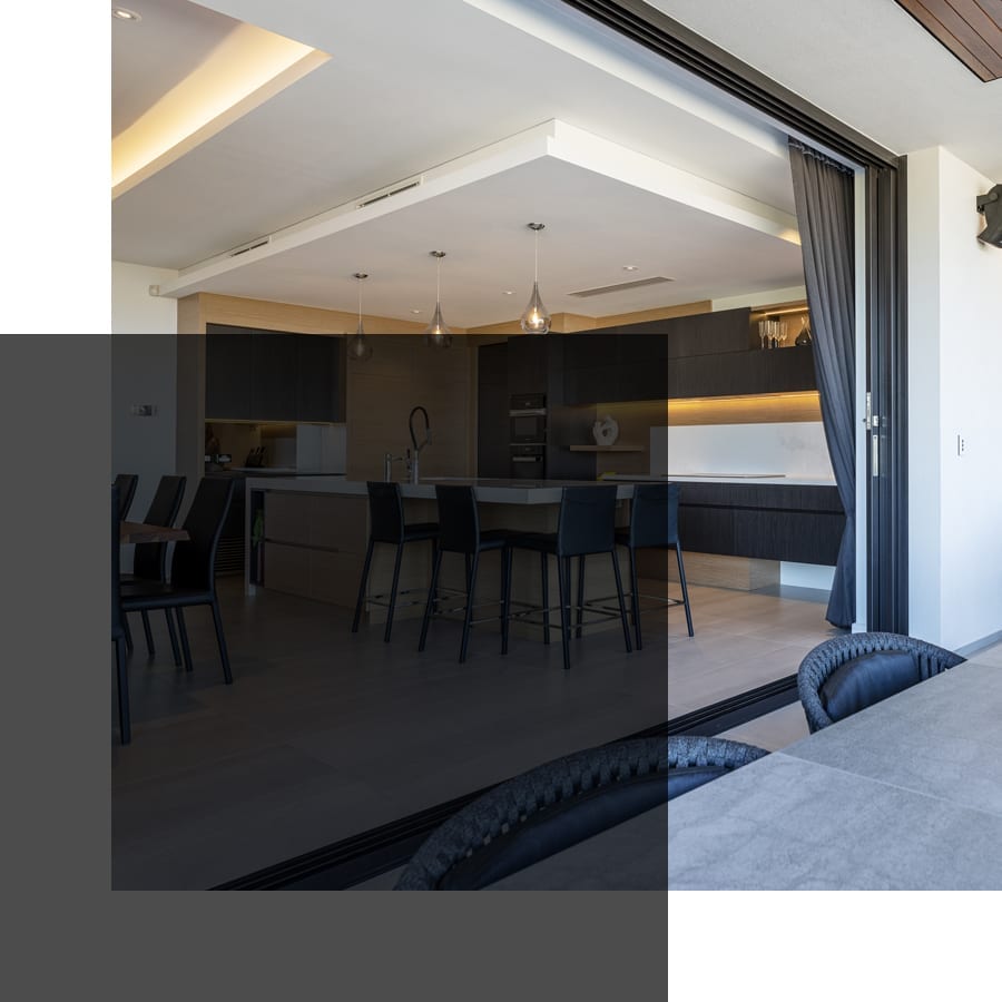 sv-glass_portfolio_attadale-26_welcome-1